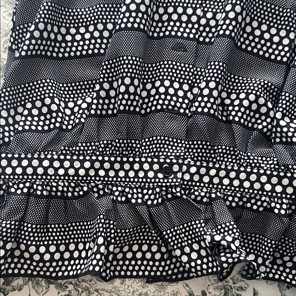 Black and White Polka Dot Sleeveless Blouse - Picture 3 of 5